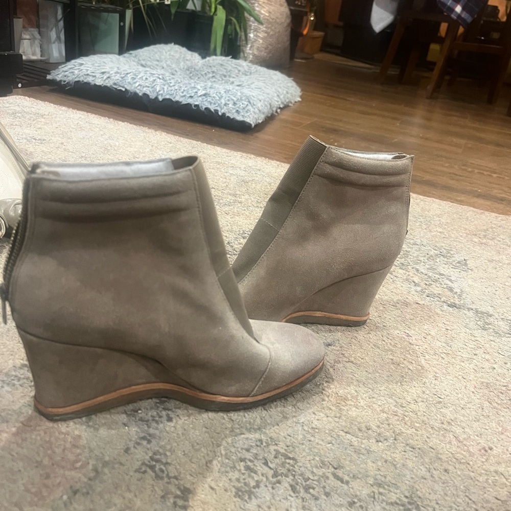 Tan wedge - Picture 3 of 4